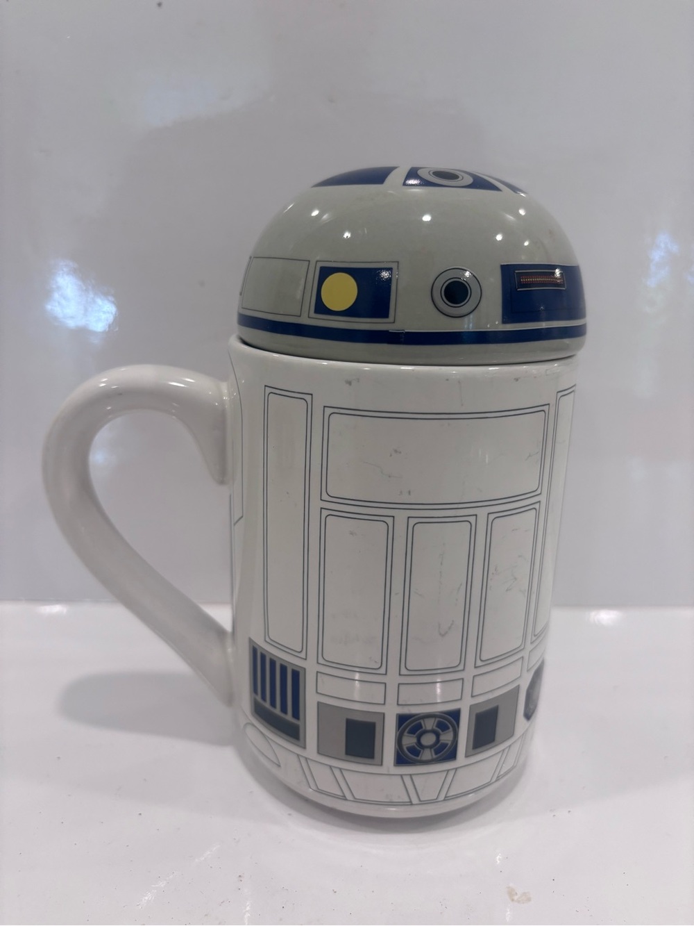 Hallmark Star Wars R2-D2 Ceramic Coffee Mug With Lid 7” Tall